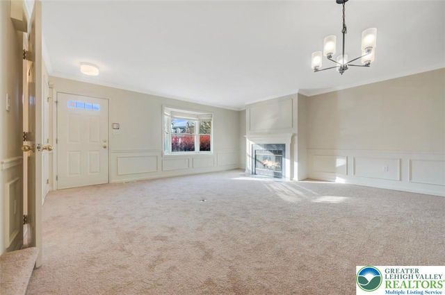 116 Eaglesmere Circle, East Stroudsburg, PA 18301