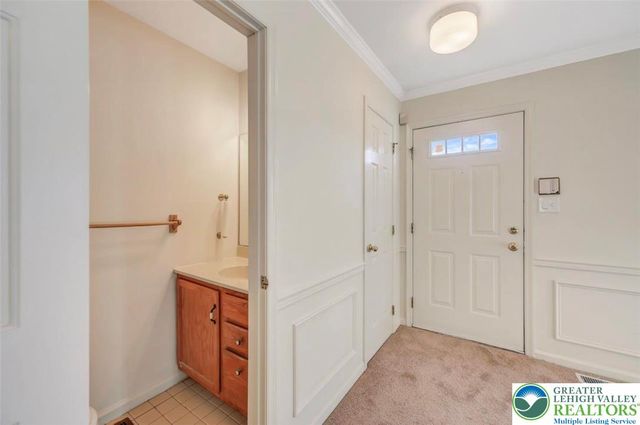 116 Eaglesmere Circle, East Stroudsburg, PA 18301