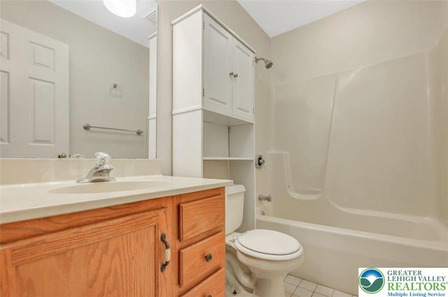 116 Eaglesmere Circle, East Stroudsburg, PA 18301