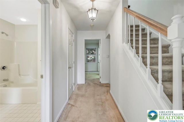 116 Eaglesmere Circle, East Stroudsburg, PA 18301