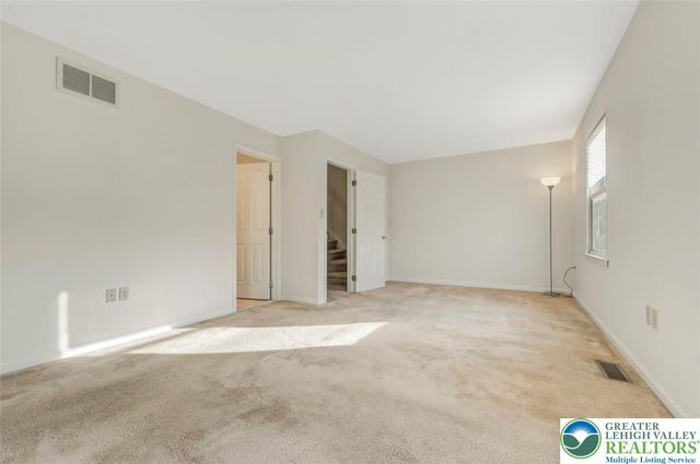 116 Eaglesmere Circle, East Stroudsburg, PA 18301