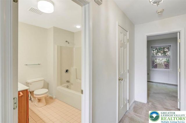 116 Eaglesmere Circle, East Stroudsburg, PA 18301