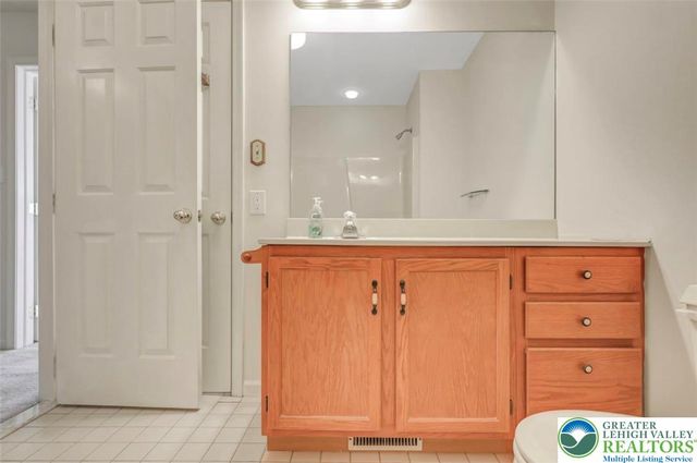 116 Eaglesmere Circle, East Stroudsburg, PA 18301