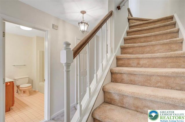 116 Eaglesmere Circle, East Stroudsburg, PA 18301