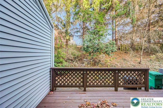 116 Eaglesmere Circle, East Stroudsburg, PA 18301