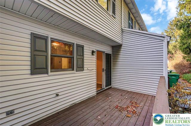 116 Eaglesmere Circle, East Stroudsburg, PA 18301