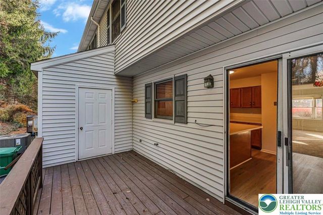 116 Eaglesmere Circle, East Stroudsburg, PA 18301