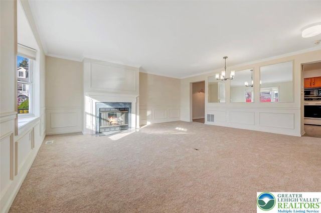 116 Eaglesmere Circle, East Stroudsburg, PA 18301