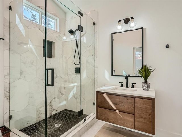 1614 Elmira RD, Austin, TX 78721