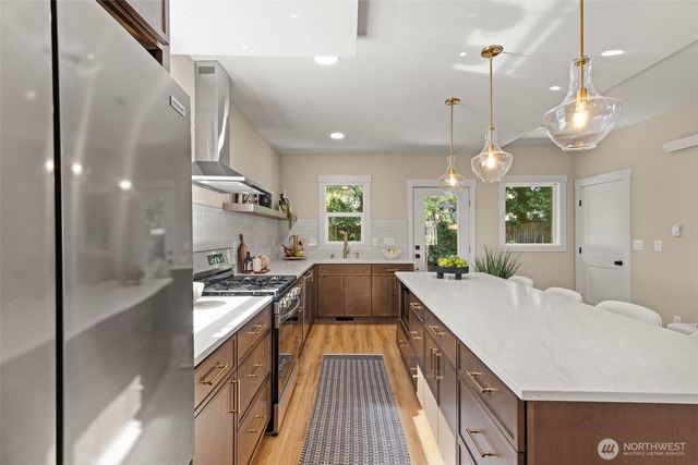 2652 NW 57th Street, Seattle, WA 98107