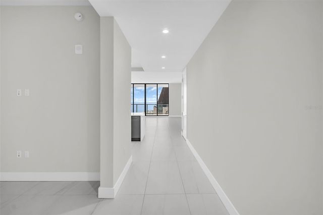 275 1ST AVENUE S 3304, St Petersburg, FL 33701