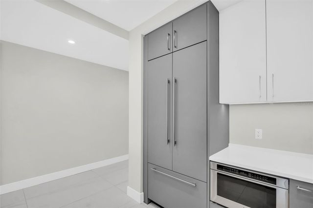 275 1ST AVENUE S 3304, St Petersburg, FL 33701