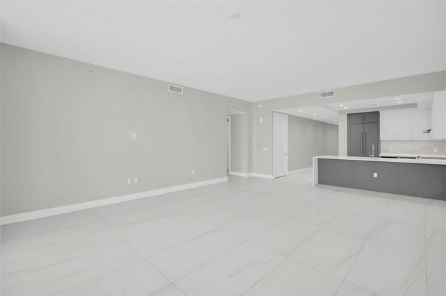 275 1ST AVENUE S 3304, St Petersburg, FL 33701