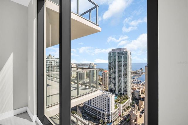 275 1ST AVENUE S 3304, St Petersburg, FL 33701