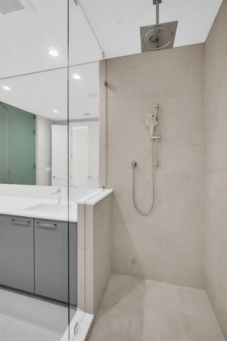 275 1ST AVENUE S 3304, St Petersburg, FL 33701