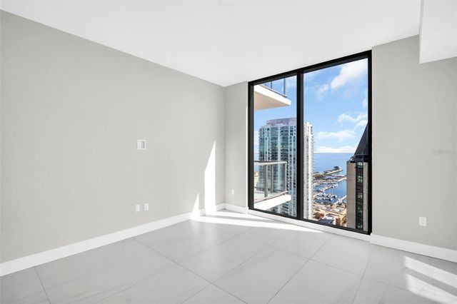 275 1ST AVENUE S 3304, St Petersburg, FL 33701