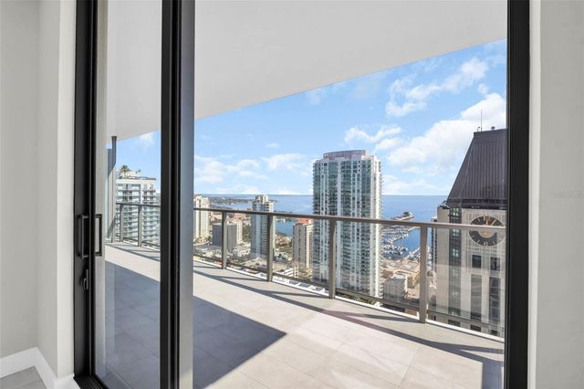 275 1ST AVENUE S 3304, St Petersburg, FL 33701