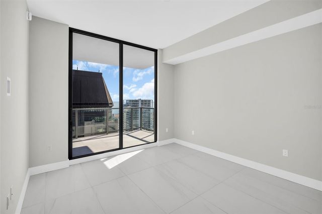 275 1ST AVENUE S 3304, St Petersburg, FL 33701