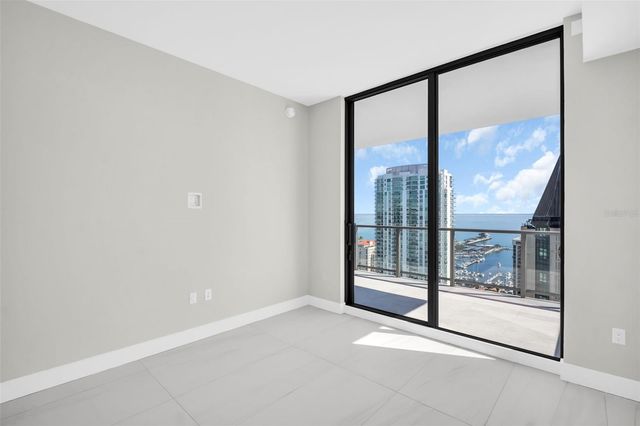 275 1ST AVENUE S 3304, St Petersburg, FL 33701