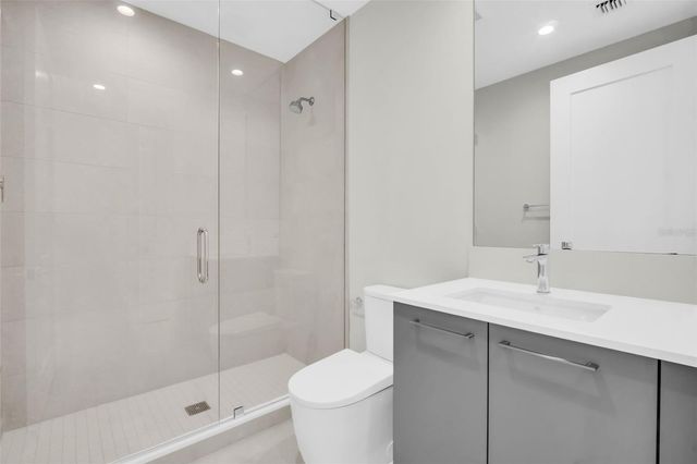 275 1ST AVENUE S 3304, St Petersburg, FL 33701