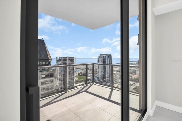 275 1ST AVENUE S 3304, St Petersburg, FL 33701