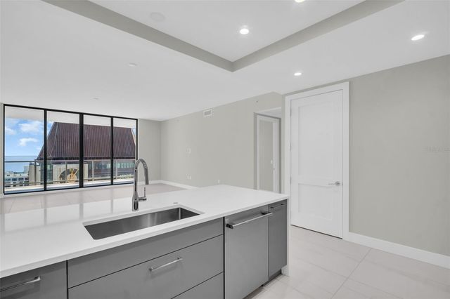 275 1ST AVENUE S 3304, St Petersburg, FL 33701