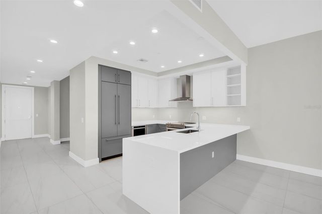 275 1ST AVENUE S 3304, St Petersburg, FL 33701