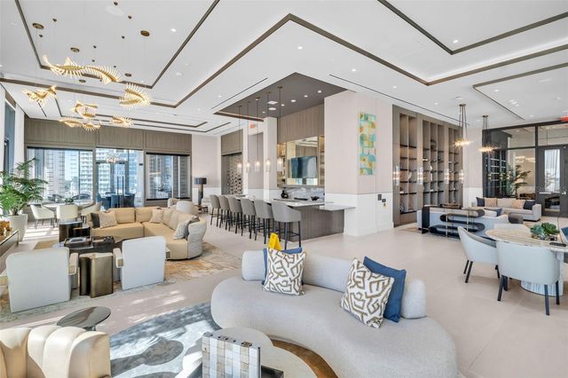 275 1ST AVENUE S 3304, St Petersburg, FL 33701