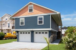 219 Bora Bora DR, Galveston, TX 77554
