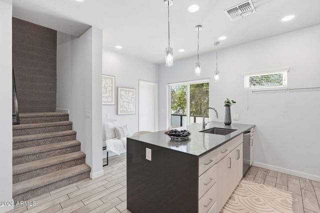 2727 E THOMAS Road 5, Phoenix, AZ 85016