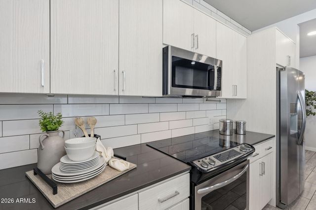 2727 E THOMAS Road 5, Phoenix, AZ 85016