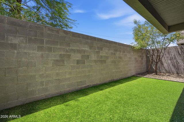 2727 E THOMAS Road 5, Phoenix, AZ 85016
