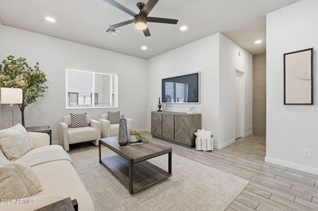 2727 E THOMAS Road 5, Phoenix, AZ 85016
