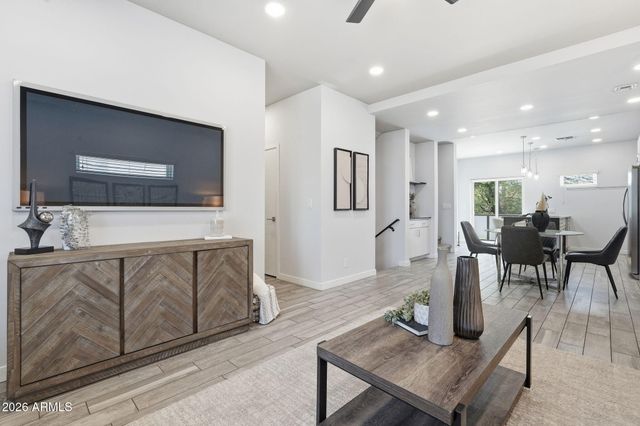 2727 E THOMAS Road 5, Phoenix, AZ 85016