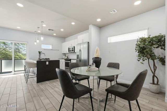 2727 E THOMAS Road 5, Phoenix, AZ 85016