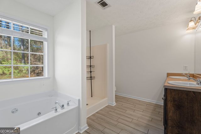 950 Besse Way, Locust Grove, GA 30248