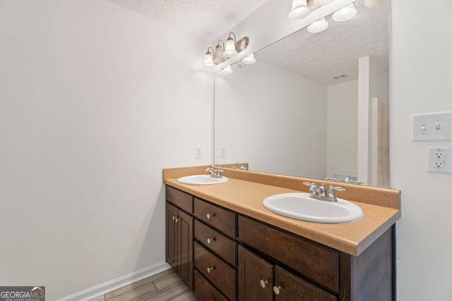 950 Besse Way, Locust Grove, GA 30248