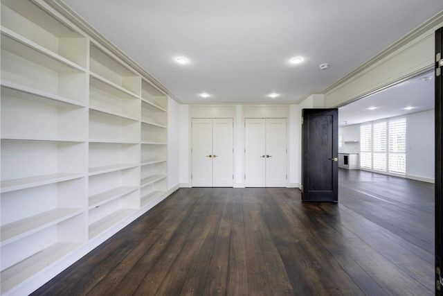 429 Australian Avenue 9, Palm Beach, FL 33480