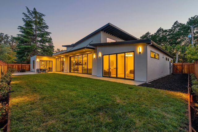 175 Beverly Lane, Los Altos, CA 94022