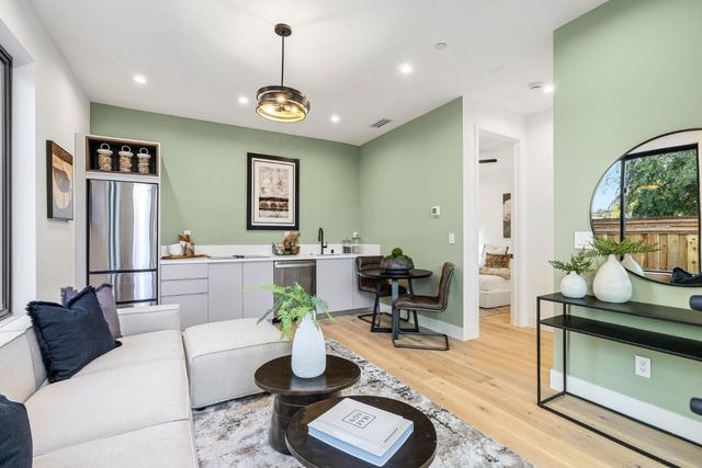 175 Beverly Lane, Los Altos, CA 94022