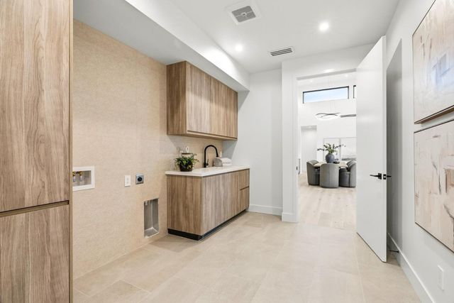 175 Beverly Lane, Los Altos, CA 94022