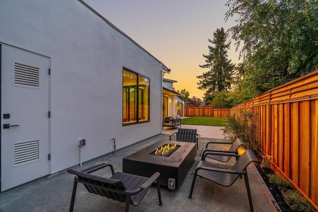 175 Beverly Lane, Los Altos, CA 94022