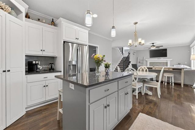 4401 NE Gateway Drive, Lee's Summit, MO 64064