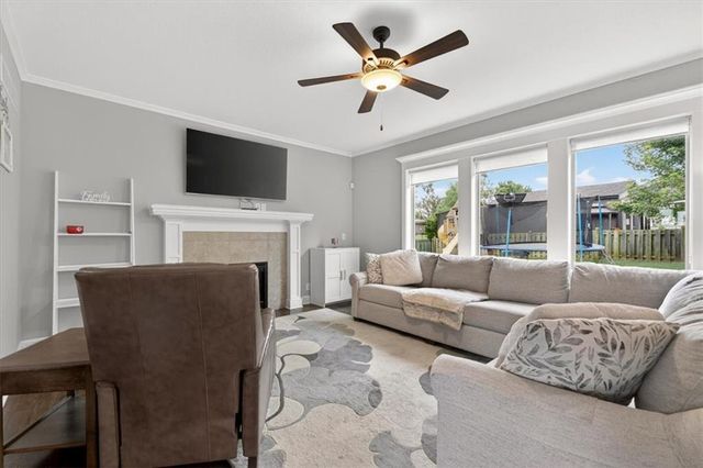 4401 NE Gateway Drive, Lee's Summit, MO 64064