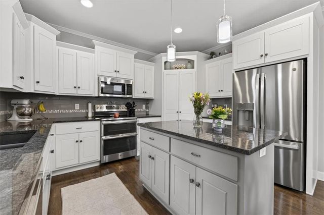 4401 NE Gateway Drive, Lee's Summit, MO 64064