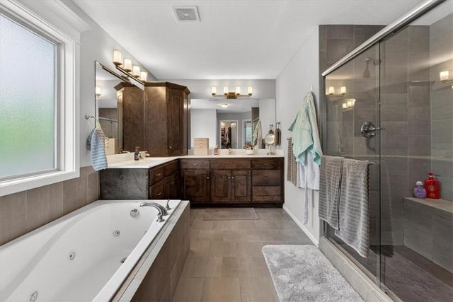 4401 NE Gateway Drive, Lee's Summit, MO 64064