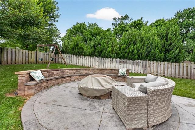 4401 NE Gateway Drive, Lee's Summit, MO 64064