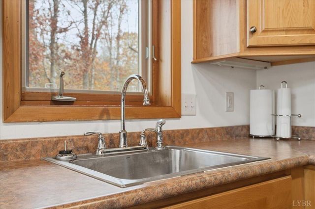 307 Meadow Point Drive, Moneta, VA 24121