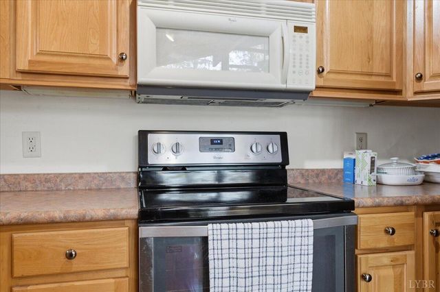 307 Meadow Point Drive, Moneta, VA 24121