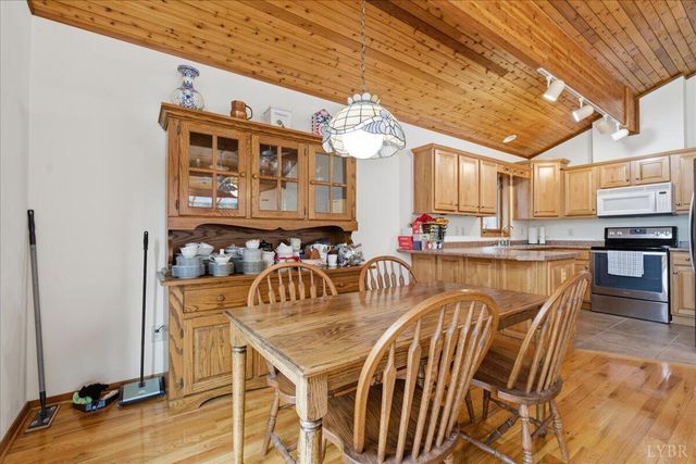 307 Meadow Point Drive, Moneta, VA 24121